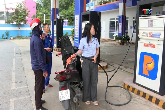 Triển khai xăng E10 hướng tới phát triển xanh, bền vững