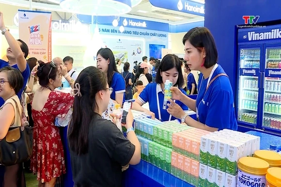 Vinamilk “50 năm phụng sự khát vọng Việt”