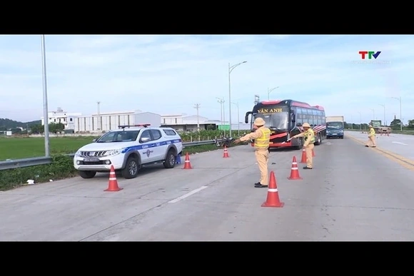 Phát hiện nhiều vi phạm giao thông trên các tuyến cao tốc