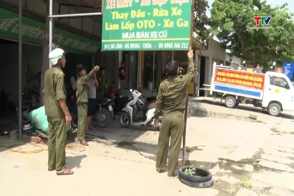 Giải tỏa hành lang giao thông trên tuyến Quốc lộ 217