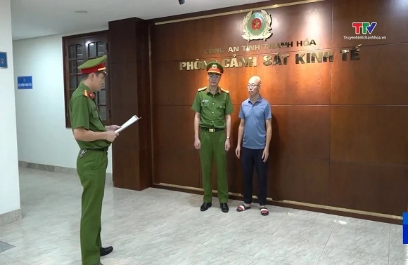 Khởi tố đối tượng sản xuất, buôn bán hàng giả quy mô lớn