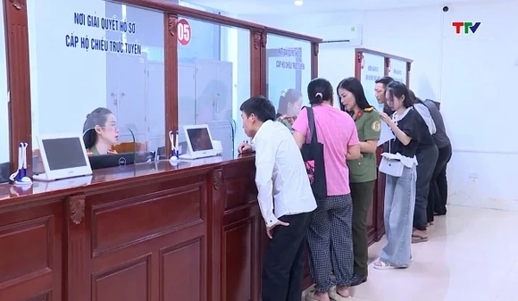 Giảm 90% thời gian cấp hộ chiếu trong trường hợp khẩn cấp