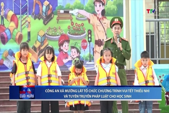Công an xã Mường Lát tổ chức chương trình vui Tết Thiếu nhi và tuyên truyền pháp luật cho học sinh