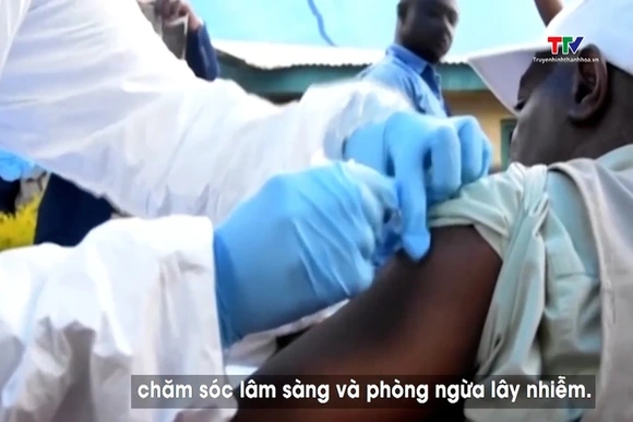 Dịch bệnh Ebola tiếp tục diễn biến phức tạp tại Châu Phi