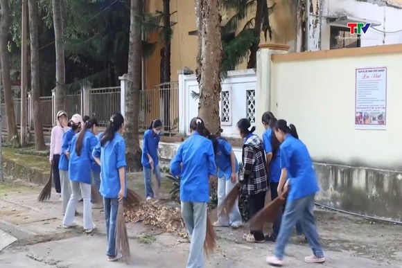 Xã Cẩm Thủy tổ chức lễ phát động hưởng ứng Ngày môi trường thế giới và Ra quân chiến dịch thanh niên