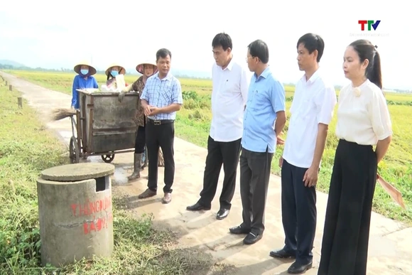 Chung tay bảo vệ môi trường đồng ruộng