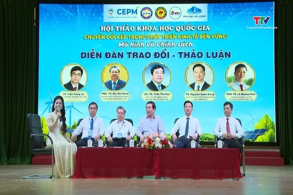 Chuyển đổi kép trong phát triển kinh tế bền vững