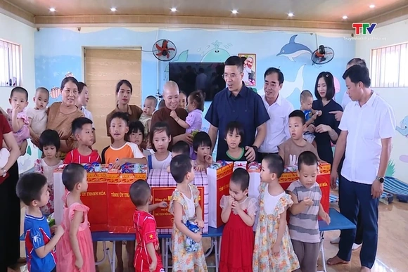 Quan tâm bảo vệ, chăm sóc, giáo dục trẻ em có hoàn cảnh đặc biệt khó khăn