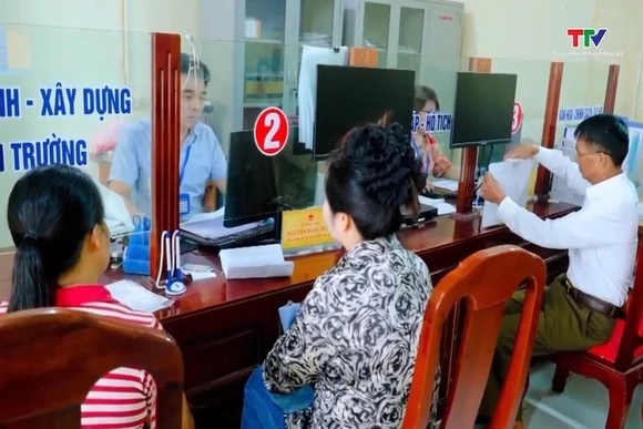 Bổ sung nguồn nhân lực còn thiếu cho cấp xã