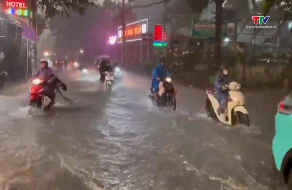 Từ chiều tối 8/6, không khí lạnh gây mưa lớn trên diện rộng ở miền Bắc, Bắc Trung Bộ