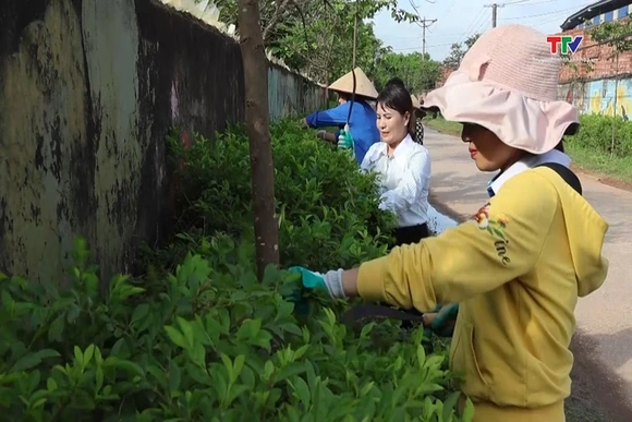 Xã Hà Long: Ra quân bảo vệ môi trường, xây dựng nông thôn mới