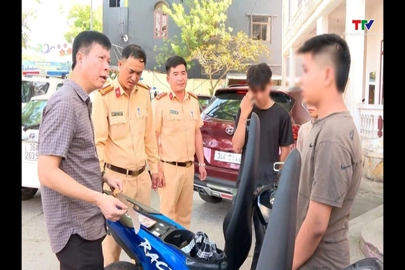 Xử phạt hơn 81 triệu đồng nhóm thanh thiếu niên tụ tập, gây rối