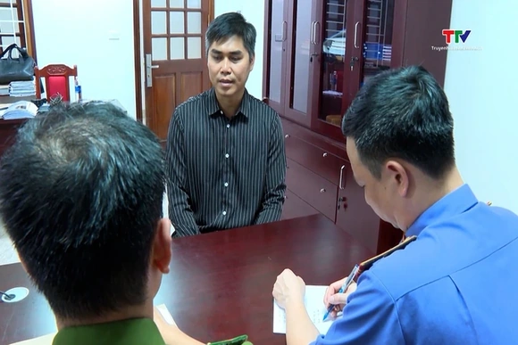Khởi tố 15 bị can chế tác, mua bán trang sức giả mạo nhãn hiệu và buôn lậu vàng