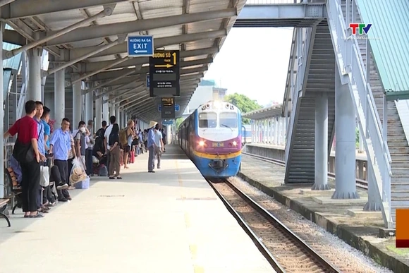 Ưu đãi 10% vé tàu cho thí sinh thi và nhập học năm 2026