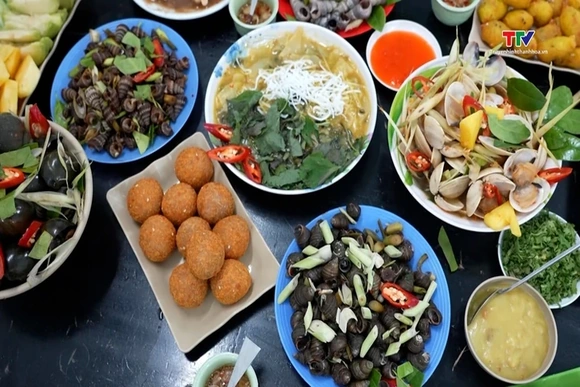 Những món ăn vặt đường phố thu hút khách du lịch