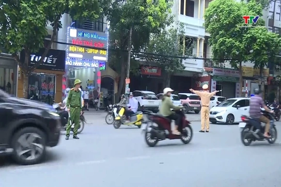 Nỗ lực phân luồng, điều tiết giao thông phục vụ kỳ thi tốt nghiệp THPT