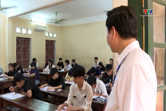 Ngày thi thứ 2 diễn ra nghiêm túc, đúng quy chế