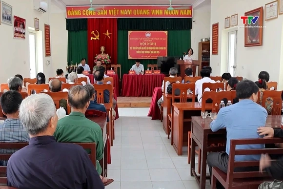 Đại biểu HĐND xã Hà Long tiếp xúc cử tri