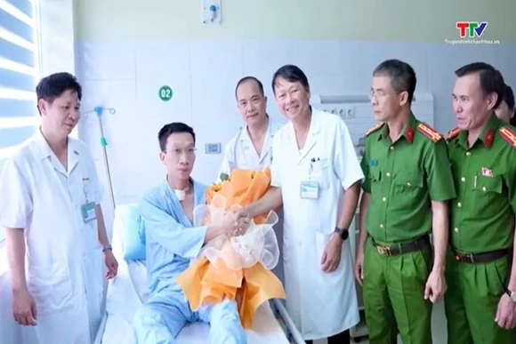 Cán bộ Công an bị trọng thương khi đấu tranh với tội phạm ma túy đã xuất viện
