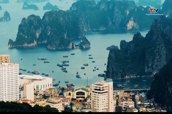 Vé máy bay hè hạ nhiệt, du lịch nội địa tăng tốc