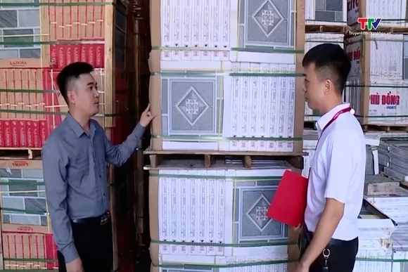 Lãi suất huy động hạ nhiệt, lãi vay vẫn neo cao