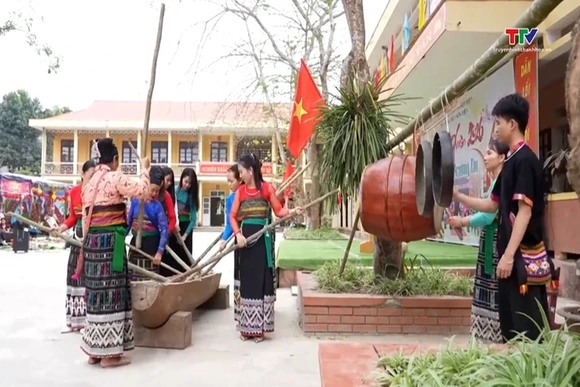 Cậu học trò người Thái thắp lửa tình yêu văn hóa dân tộc