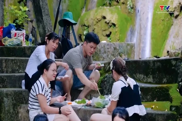 Phát triển du lịch sinh thái Thác Voi gắn với bảo tồn thiên nhiên