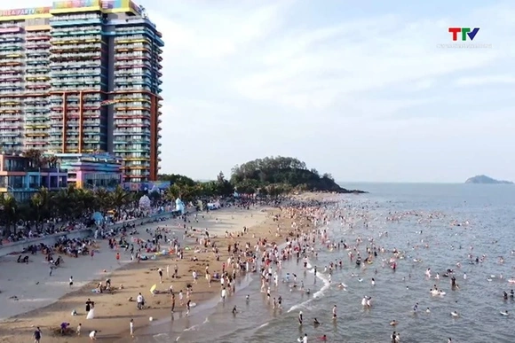 Vé máy bay hè hạ nhiệt, du lịch nội địa tăng tốc