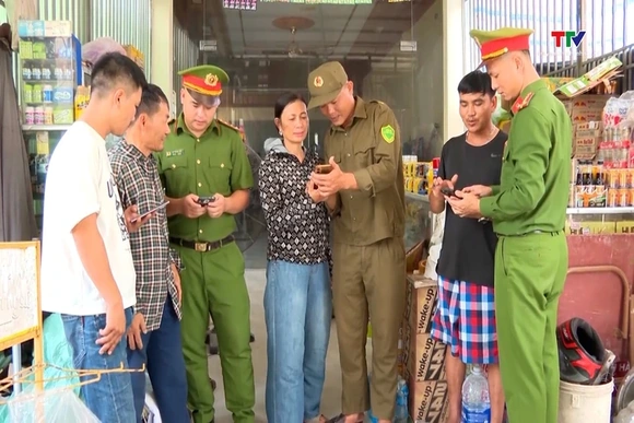 Thanh Hóa: Về đích sớm nhiều mục tiêu trong chi trả an sinh xã hội không dùng tiền mặt