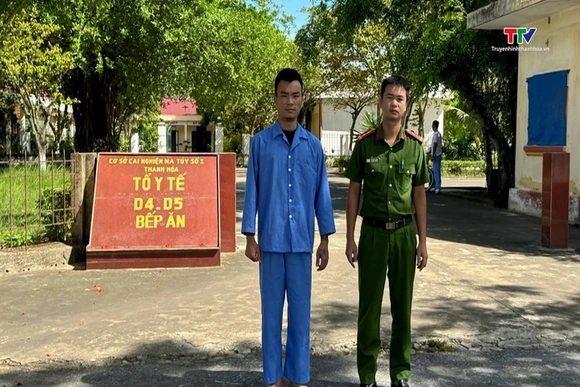 Thực hiện cai nghiện bắt buộc đối với hot tiktoker Long “chín ngón”