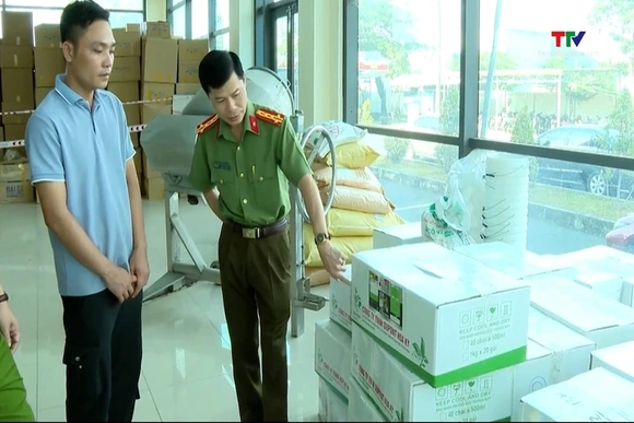 Cần Thơ: Khởi tố 2 vợ chồng lập nhiều công ty để sản xuất, buôn bán phân bón giả