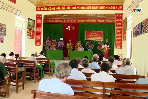 Phó Chủ tịch UBND tỉnh Cao Văn Cường dự sinh hoạt chi bộ tại xã Thạch Bình