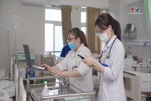 Bộ Y tế yêu cầu đẩy mạnh chuyển đổi số nâng cao y đức và chất lượng khám, chữa bệnh
