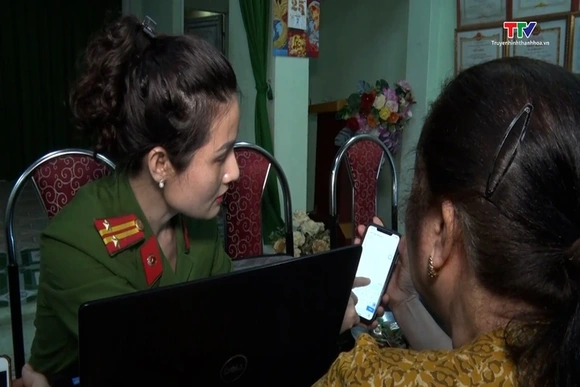 Thanh Hóa hoàn thành chi trả an sinh xã hội không dùng tiền  mặt