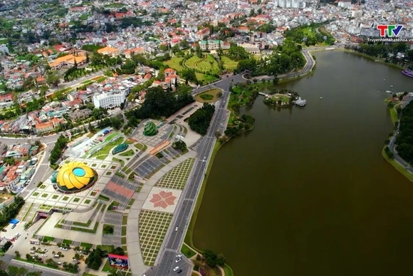 Du lịch Lâm Đồng bứt tốc, nửa đầu năm 2026 doanh thu hơn 33.000 tỉ đồng