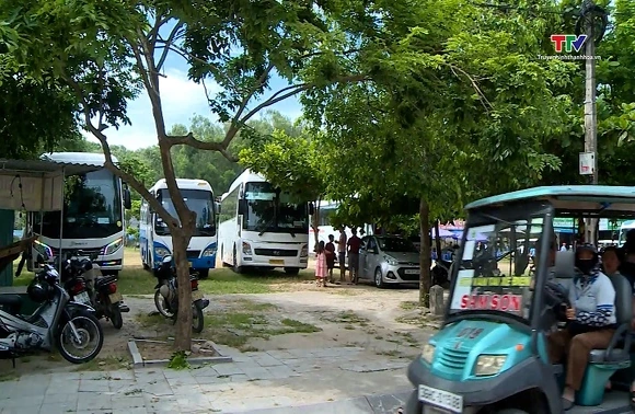 Kiên quyết xử lý nghiêm hành vi thu phí không đúng quy định, ứng xử thiếu văn minh với du khách