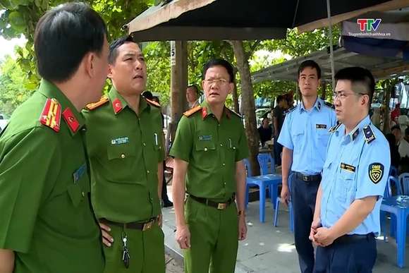 Xử lý nghiêm hành vi thu phí không đúng quy định, ứng xử thiếu văn minh với du khách tại Sầm Sơn