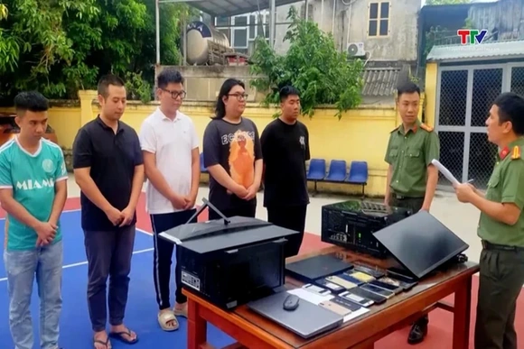 Bắt ổ nhóm mua bán thông tin tài khoản ngân hàng và sử dụng công nghệ cao nhằm trục lợi