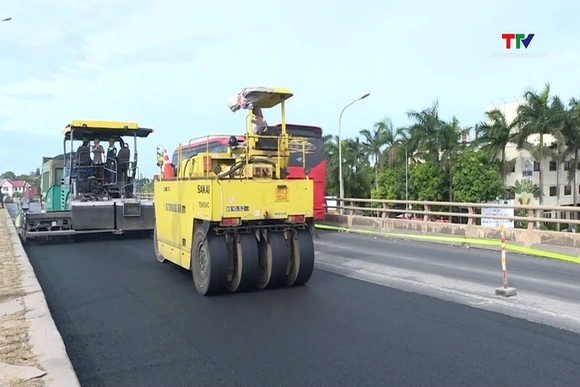 Đẩy nhanh sửa chữa tuyến đường tránh phía Đông