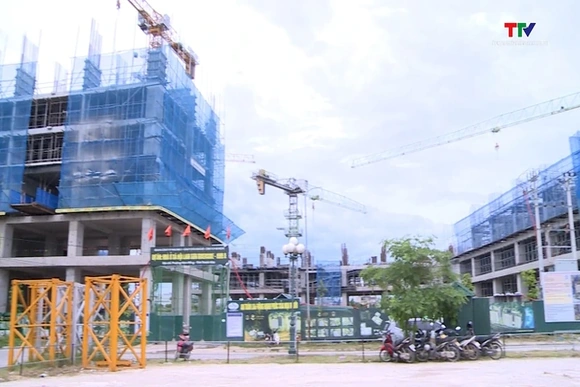Giữ nhịp thi công trong điều kiện thời tiết khắc nghiệt