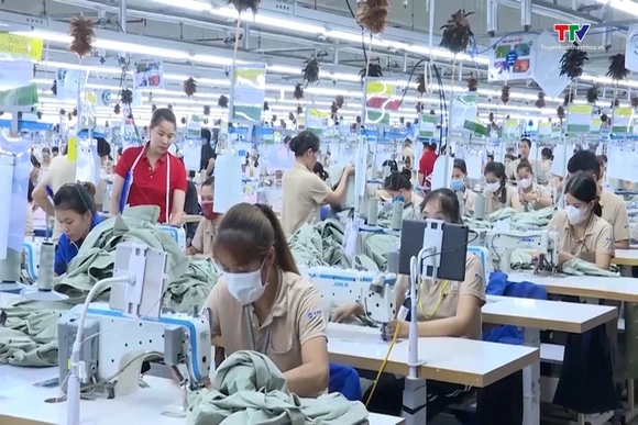 Xuất nhập khẩu nửa đầu tháng 6 vượt 51 tỷ USD