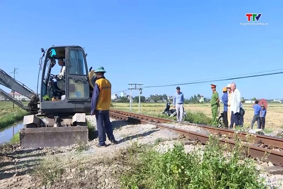 Tiếp tục đẩy mạnh xóa các lối đi dân sinh qua đường sắt