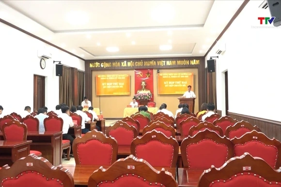 Hội đồng nhân dân xã Mường Lát thông qua nghị quyết sắp xếp thôn