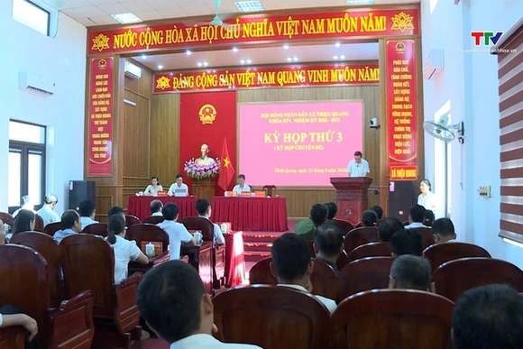 Hội đồng nhân dân xã Thiệu Quang thông qua nghị quyết sắp xếp, tổ chức lại thôn