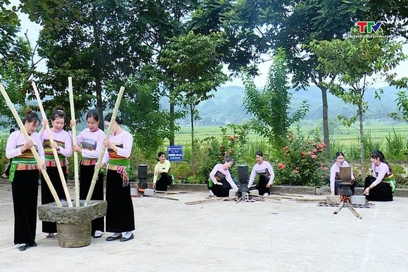 Sắc màu Mường Đủ