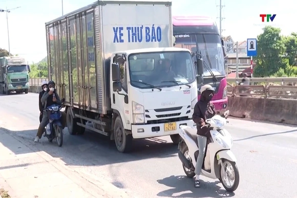 Nhận diện "điểm mù" xe ô tô tải