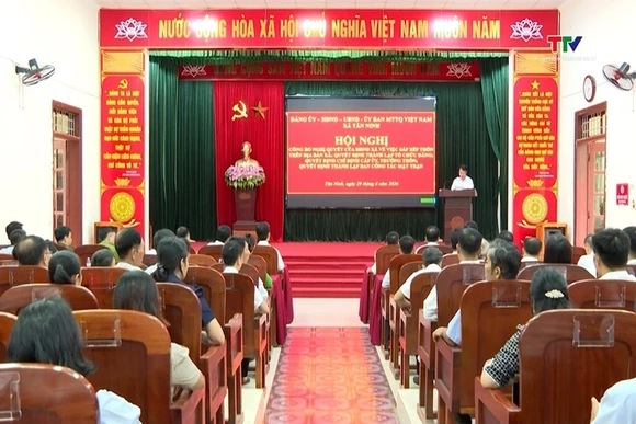 Xã Tân Ninh công bố Nghị quyết của HĐND xã về sắp xếp thôn