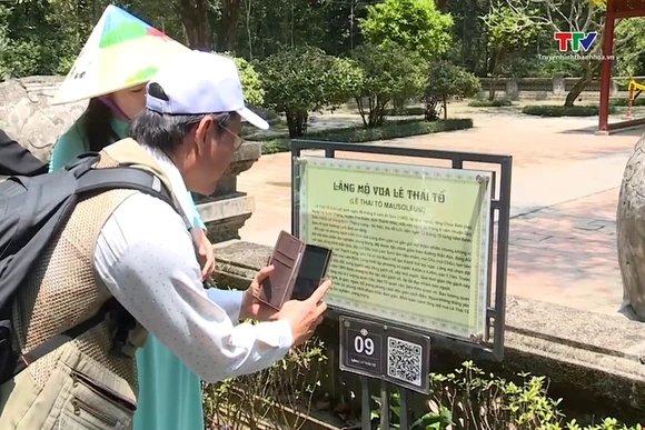 Số hóa di sản