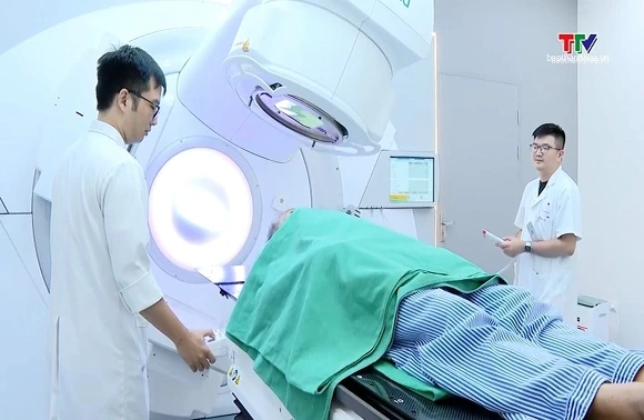 Đề xuất bảo hiểm y tế mở rộng chi trả chụp PET/CT, xét nghiệm một số loại ung thư