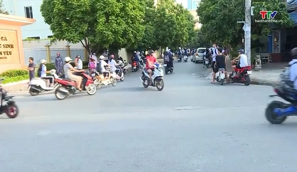 Quy định về xử phạt người từ 16 đến dưới 18 tuổi điều khiển xe mô tô theo nghị định mới